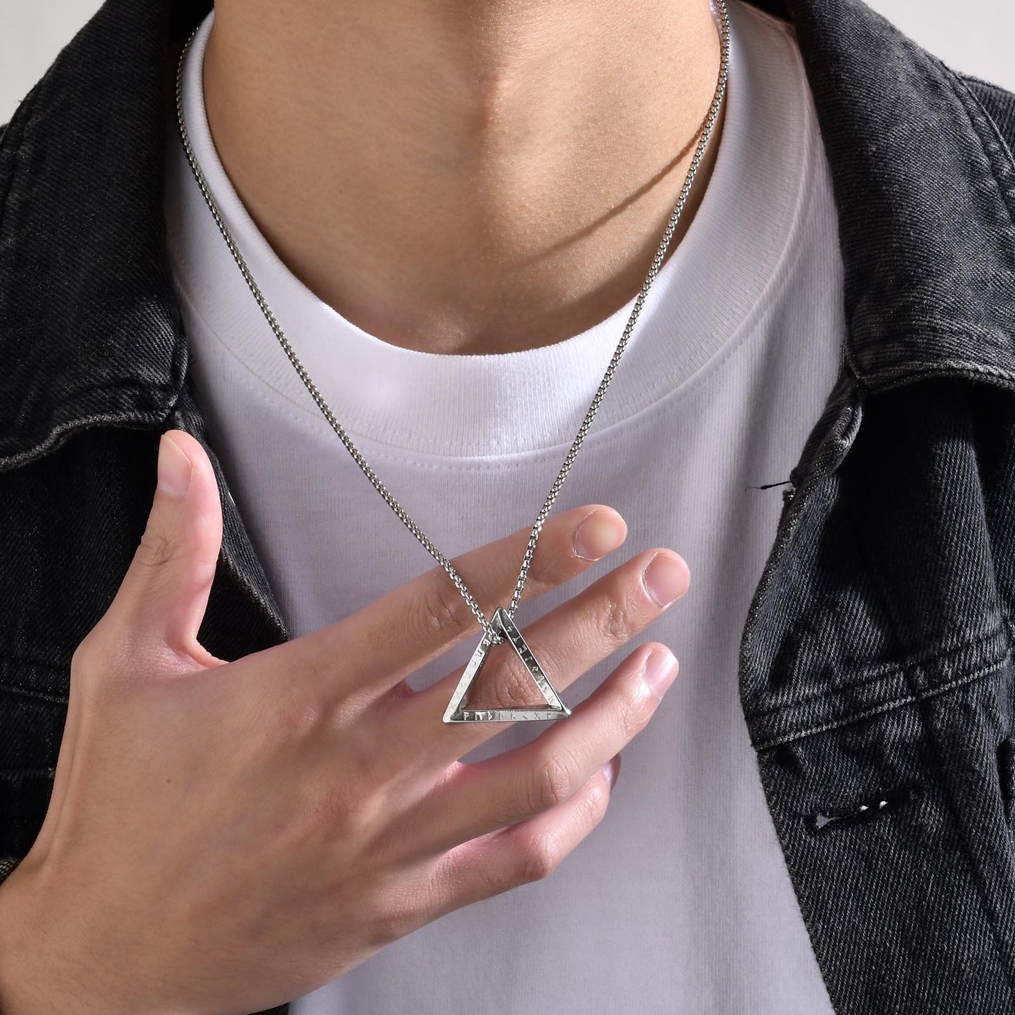 Veckvisir Necklace