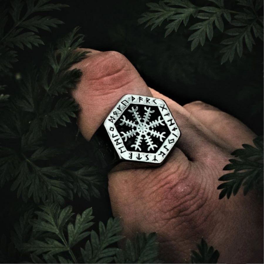 Runic Vegvisir Ring
