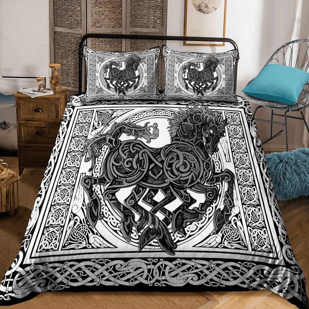 Sleipnir's Might - Viking Duvet Cover